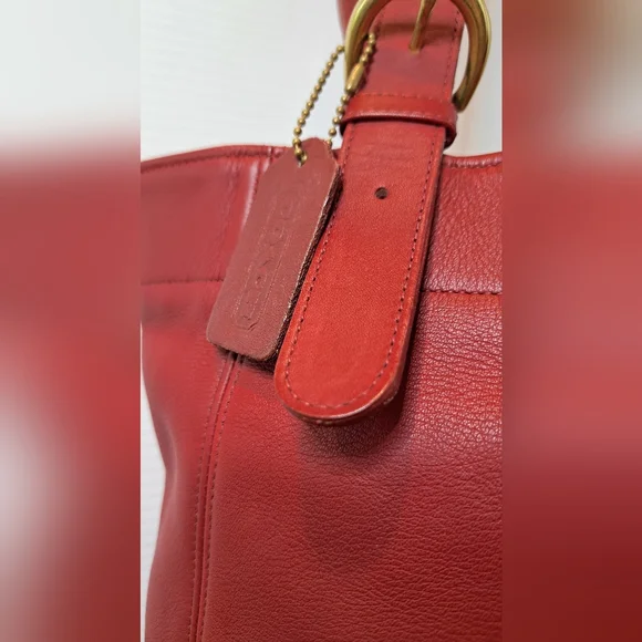 Vintage Coach 4157 Red Leather Waverly Soho Shoulder Buckle Bag
